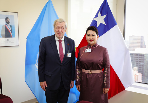 ГАДААД ХАРИЛЦААНЫ Б.БАТЦЭЦЭГ ЧИЛИ УЛСЫН ГАДААД ХЭРГИЙН САЙДТАЙ УУЛЗЛАА